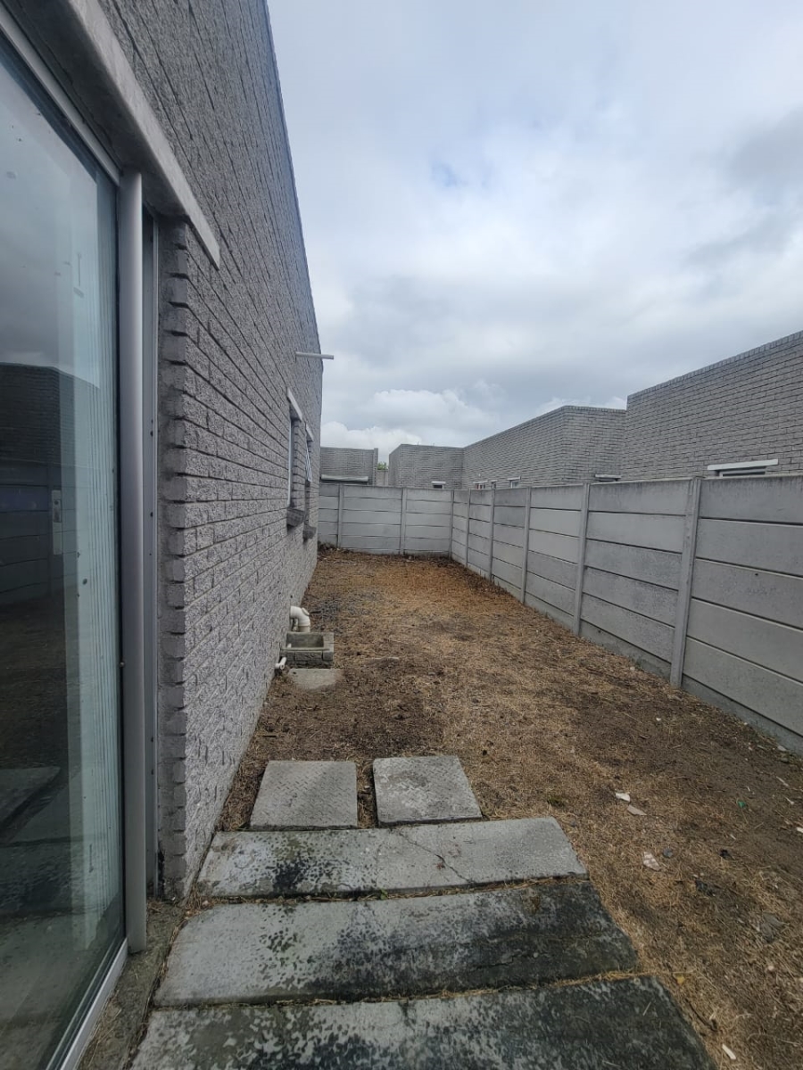 To Let 3 Bedroom Property for Rent in Des Hampden Western Cape